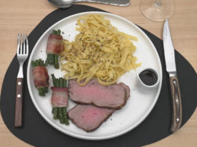 Roastbeef mit Trüffel Tagliatelle und Speckbohnen