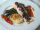 Lachs mit Erdbeerfeuer und Frühlingsgrün