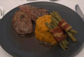 Rinderfilet mit Bohnen und Kartoffeln
