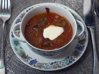 Mecklenburgische Soljanka mit Pumpernickel
