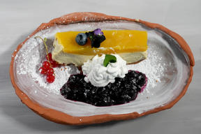 Zitronen-Kokos-Kurkuma-Käsekuchen