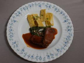 Agnolotti Ricotta mit Yuzu Gyukatsu und wildem Brokkoli