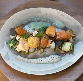 Lachsvariationen mit Dill, Gurke und Zitrone