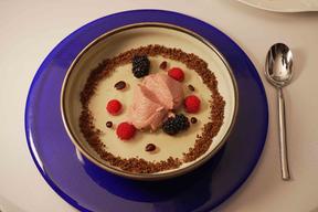 Holundermousse mit Champagnergelee