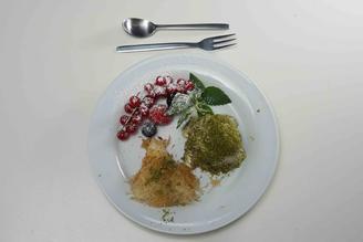 Mozzarella im Künefe-Netz mit Pistazien-Parfait