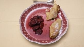 Palatschinken mit Topfenfüllung und Zwetschgenröster a la Mario Kotaska