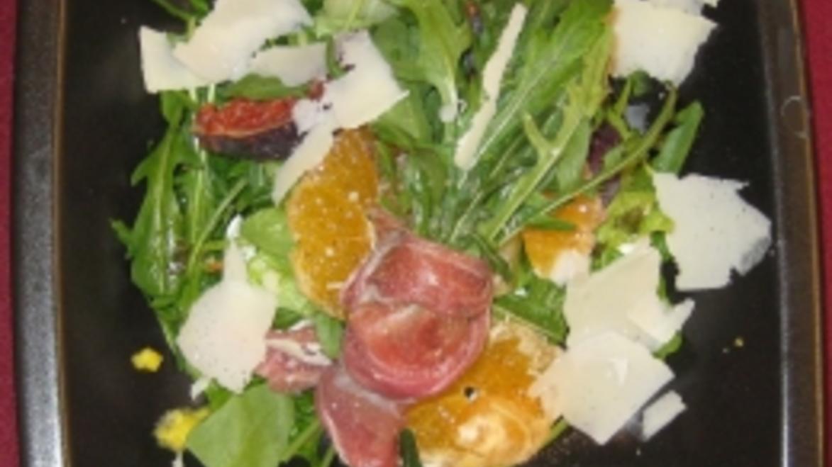 Das perfekte Dinner Rezepte - Salat mit Parmaschinken, Büffelmozzarella ...