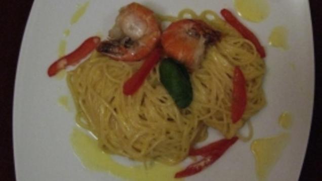Das perfekte Dinner Rezepte - Scampi beschwipst auf Spaghettinest mit ... Das perfekte Dinner Rezepte - Scampi beschwipst auf Spaghettinest mit ...