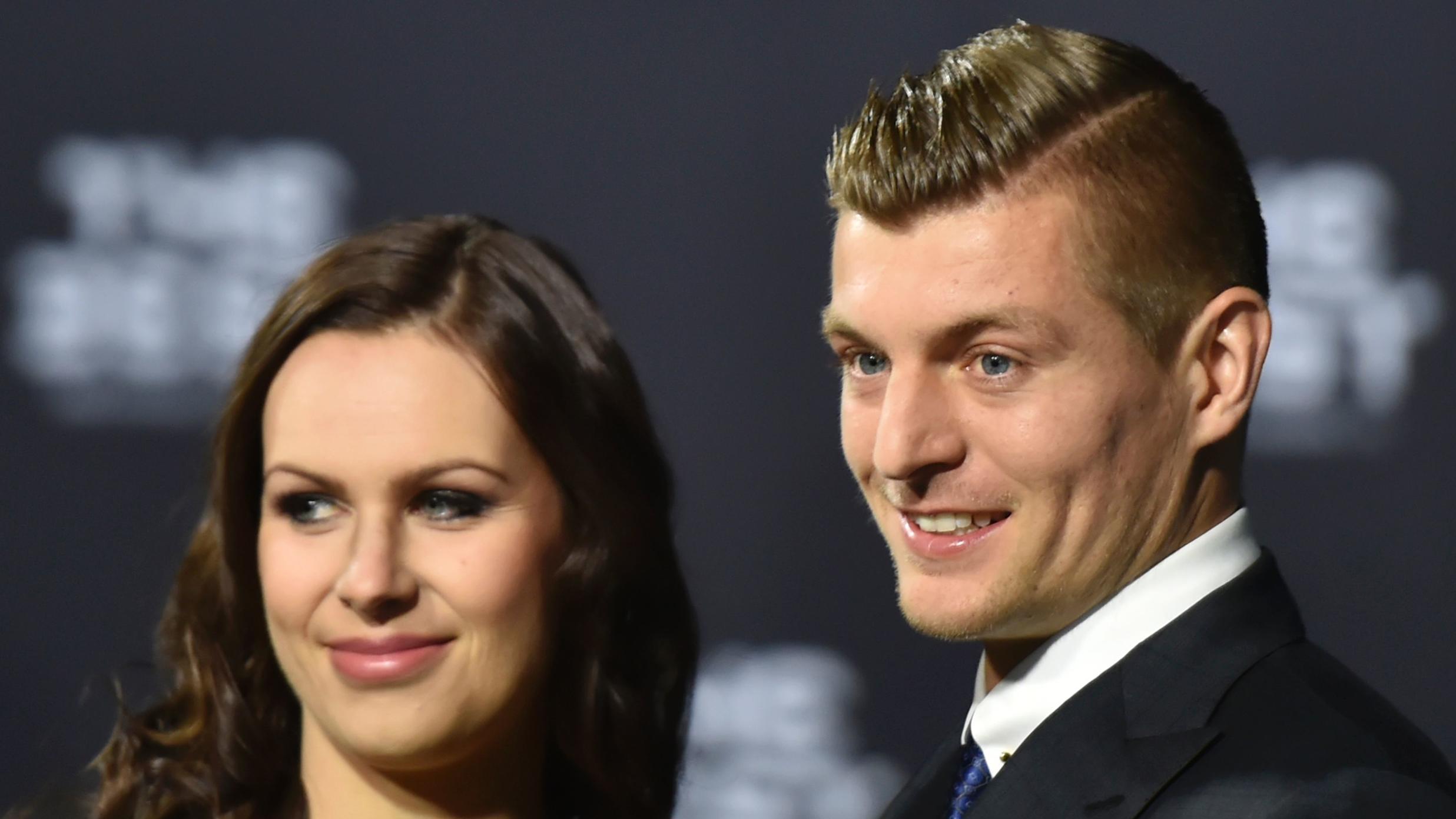 Toni Kroos Frau Jessica Regt Sich Uber Das Kinderunfreundliche Deutschland Auf