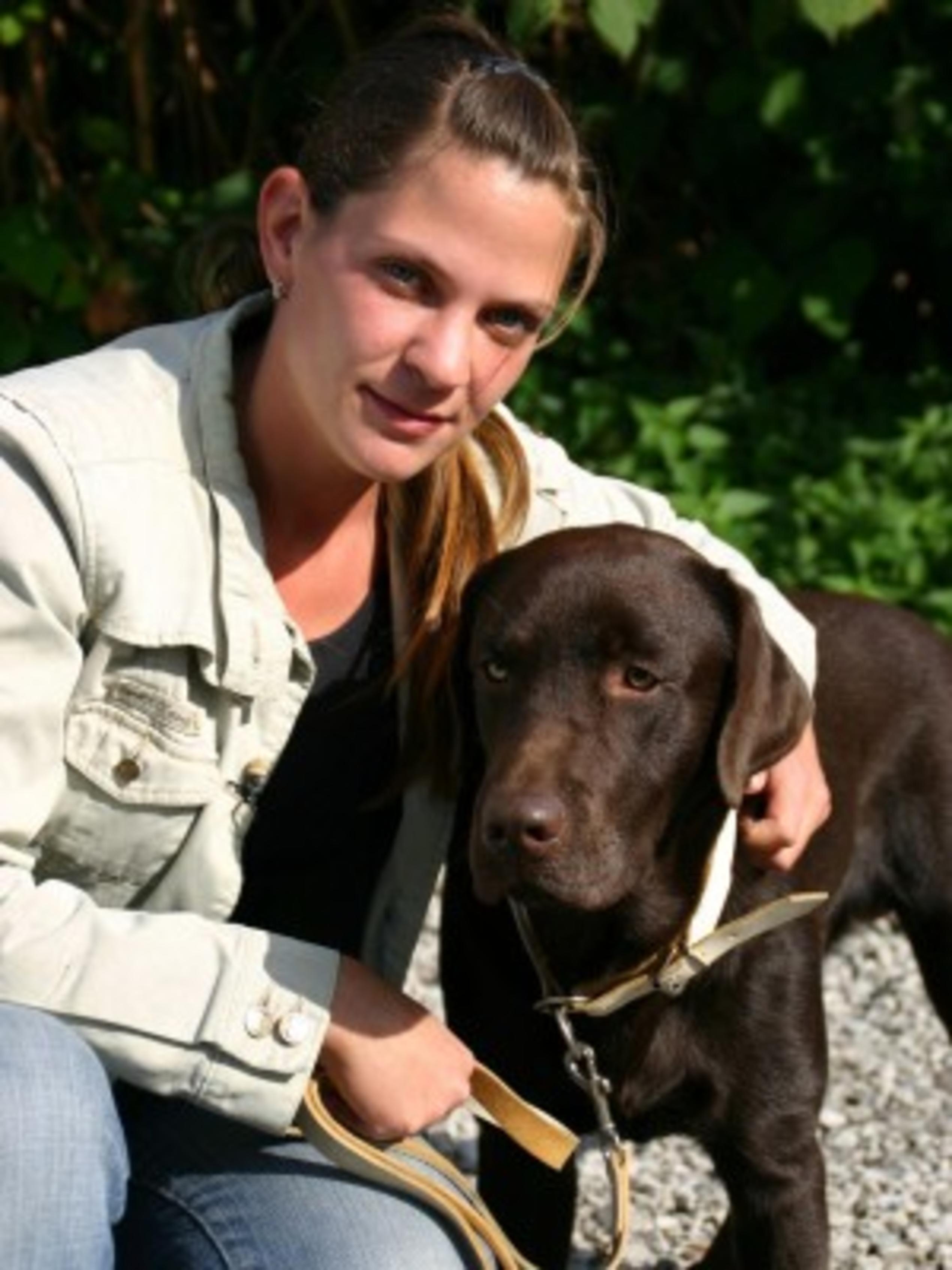 Blindenhund Dolph: Ausbilderin Janine Gutknecht, Dolph