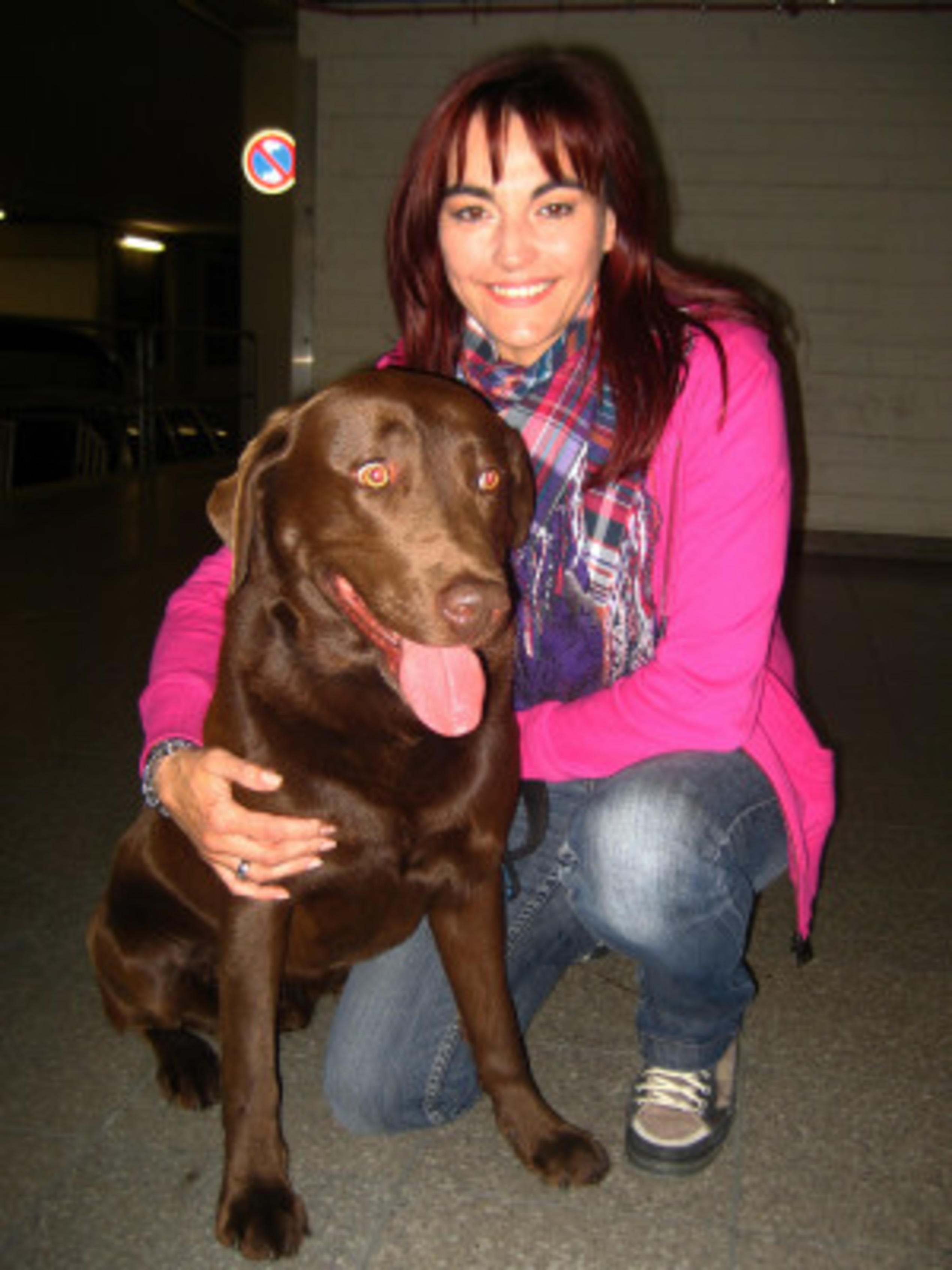 hundkatzemaus-Reporterin Diana Eichhorn mit Artenschutzspürhund "Uno"