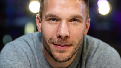 Lukas Podolski: Seite an Seite mit seiner Frau Monika