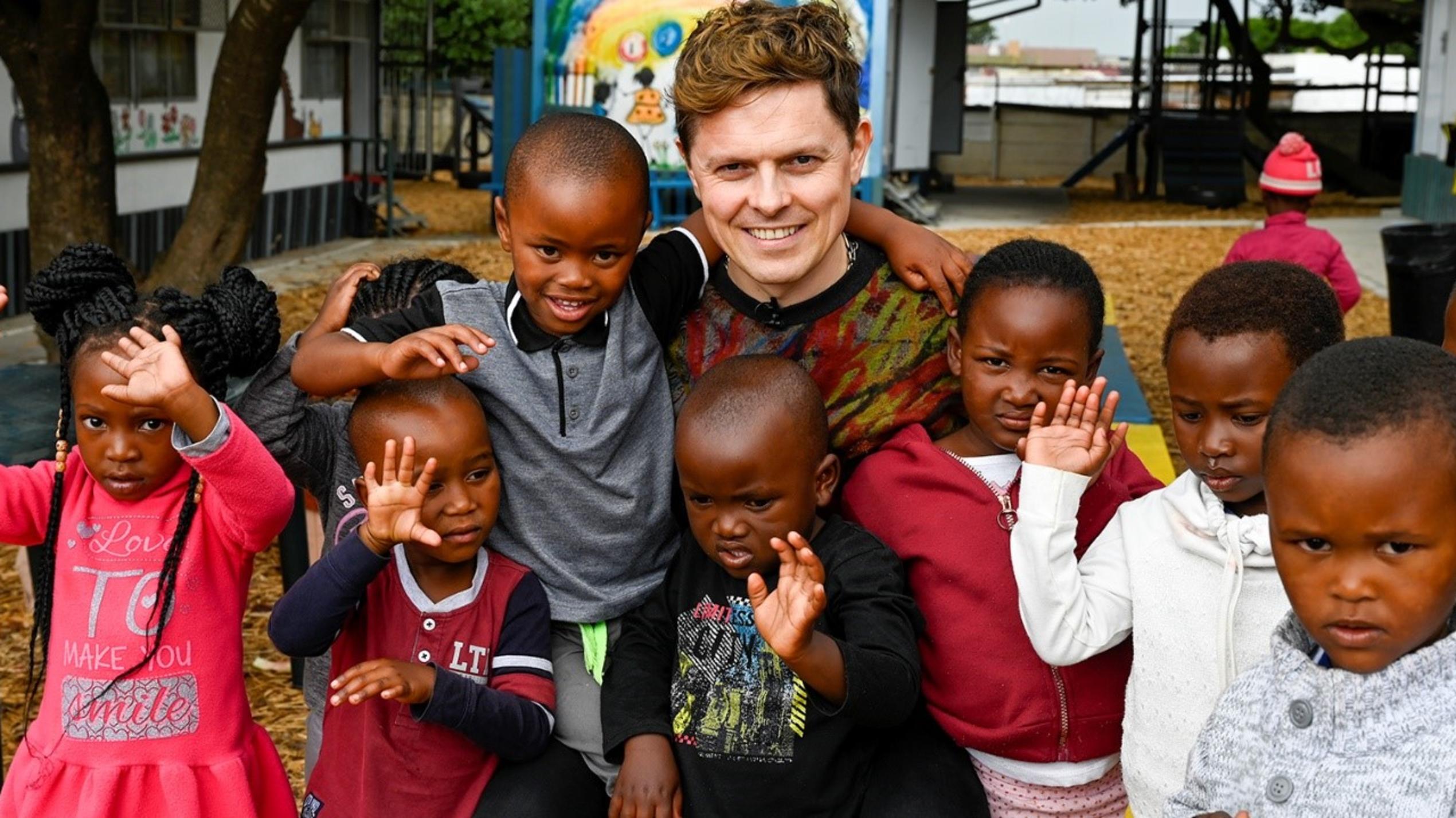 Michael Patrick Kelly setzte sich 2020 als ehemaliger „Sing meinen Song“-Gastgeber für südafrikanische Familien in ärmlichen Verhältnissen ein.  