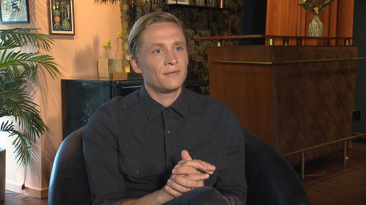 Matthias Schweighöfer singt gemeinsam mit Freundin Ruby O. Fee Matthias Schweighöfer singt gemeinsam mit Freundin Ruby O. Fee