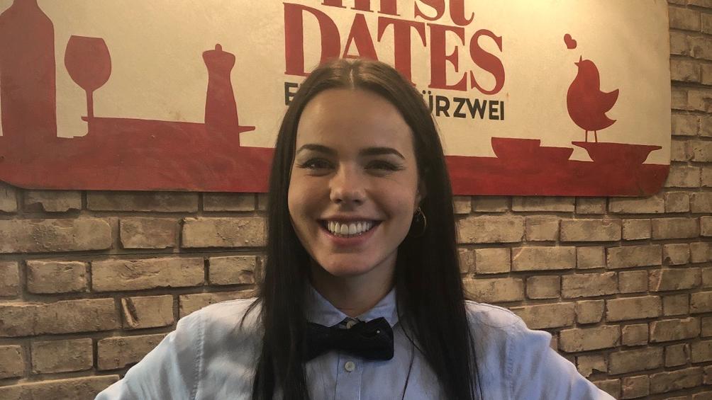 First Dates Ein Tisch für zwei Servicekraft Maria im Interview