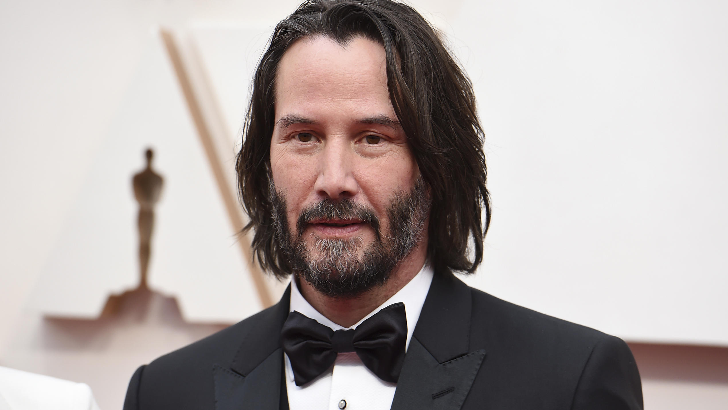 Keanu Reeves Plaudert Auf Einer Motorradtour Mit Fans