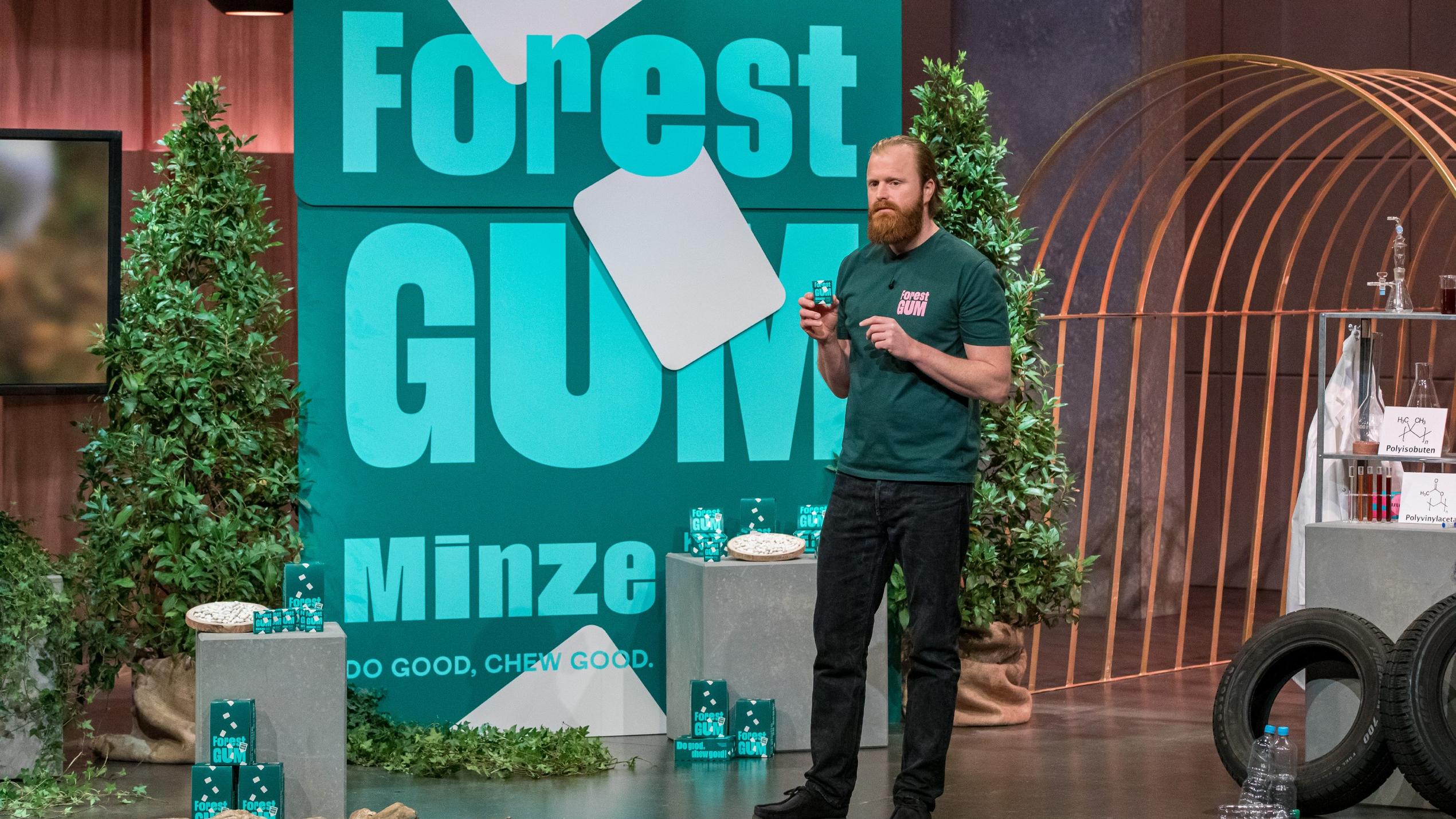 Thomas Krämer aus Köln präsentiert das plastikfreie Kaugummi "Forest Gum". Er erhofft sich ein Investment von 300.000 Euro für 10 Prozent der Anteile an seinem Unternehmen.   Die Verwendung des sendungsbezogenen Materials ist nur mit dem Hinweis und 