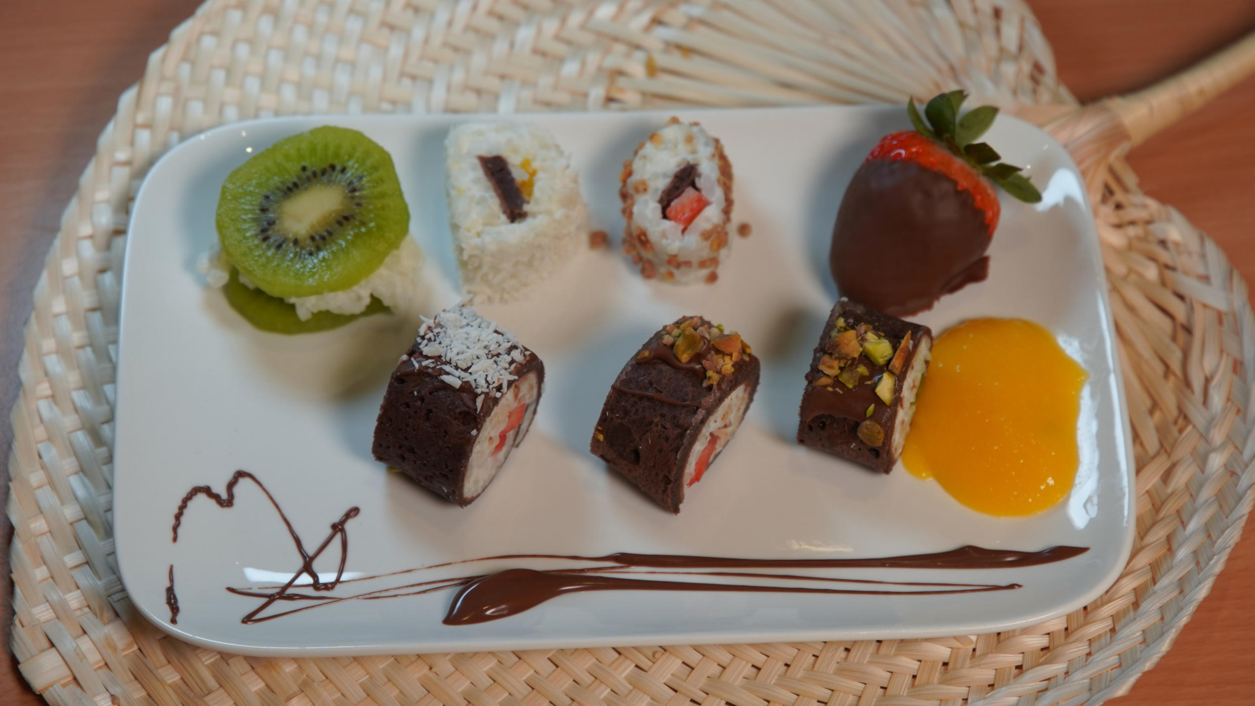 Das perfekte Dinner: Süßes Sushi: Kokos-Schoko-Pfannkuchen mit Kokos ...
