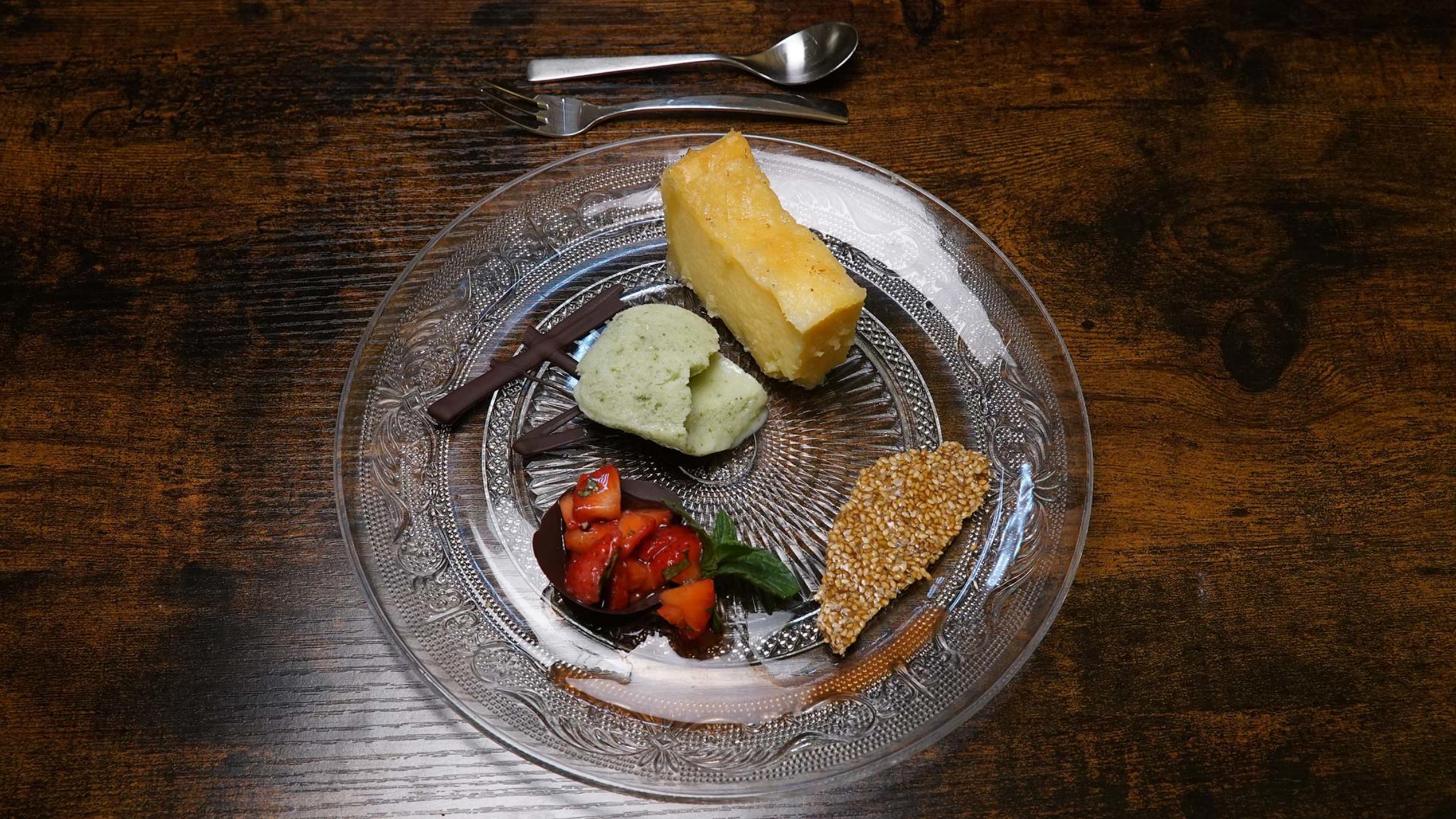 Das perfekte Dinner: Erdbeersalat mit Grießschnitte und Basilikum Eis ...