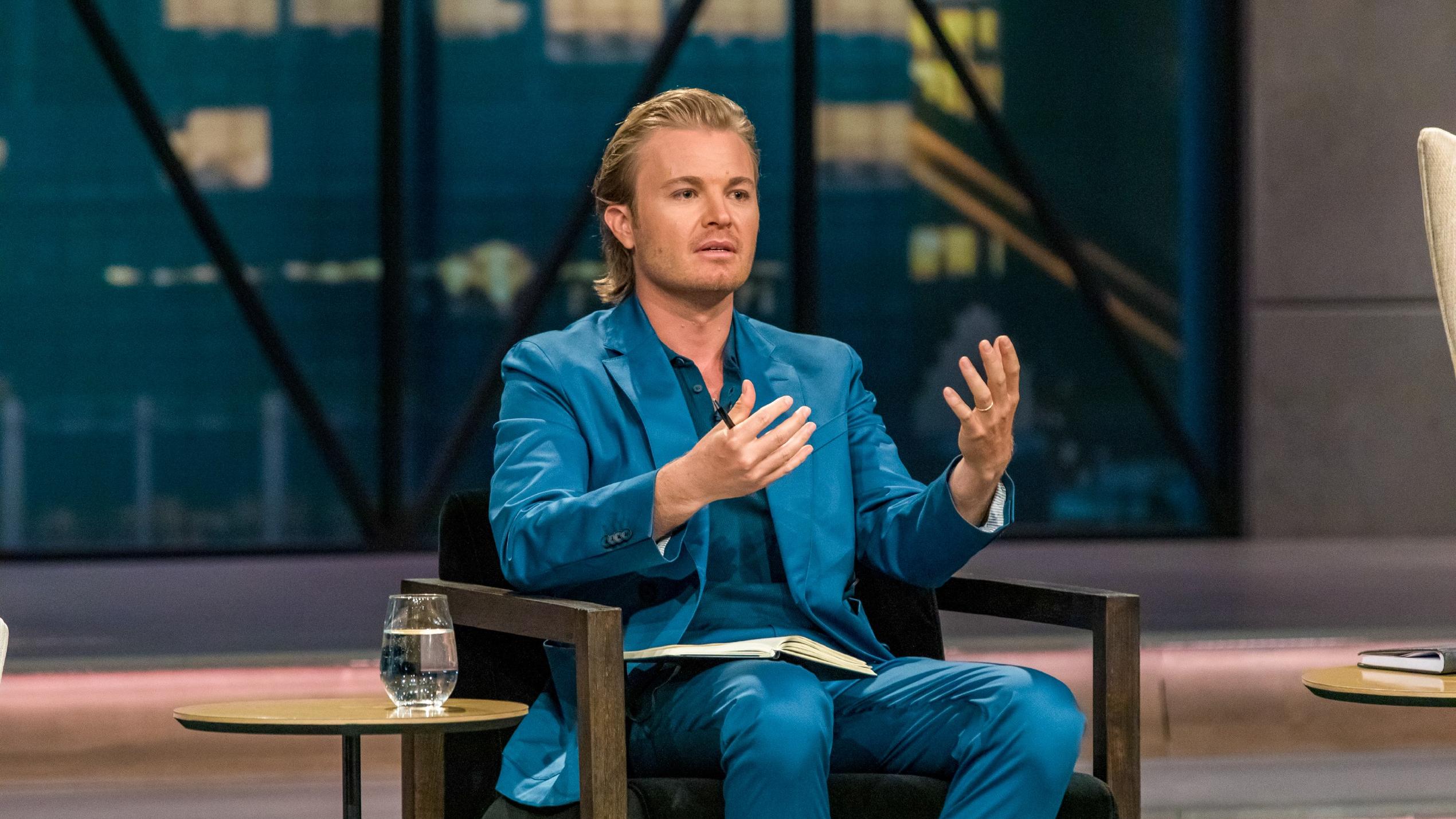 Investor Nico Rosberg nimmt die App zur Behandlung von Menschen mit Adipositas von "Zanadio" genau unter die Lupe.  Die Verwendung des sendungsbezogenen Materials ist nur mit dem Hinweis und Verlinkung auf TVNOW gestattet.