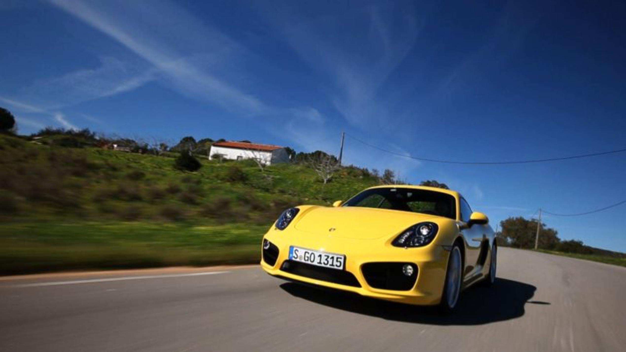 Der neue Porsche Cayman bei auto mobil