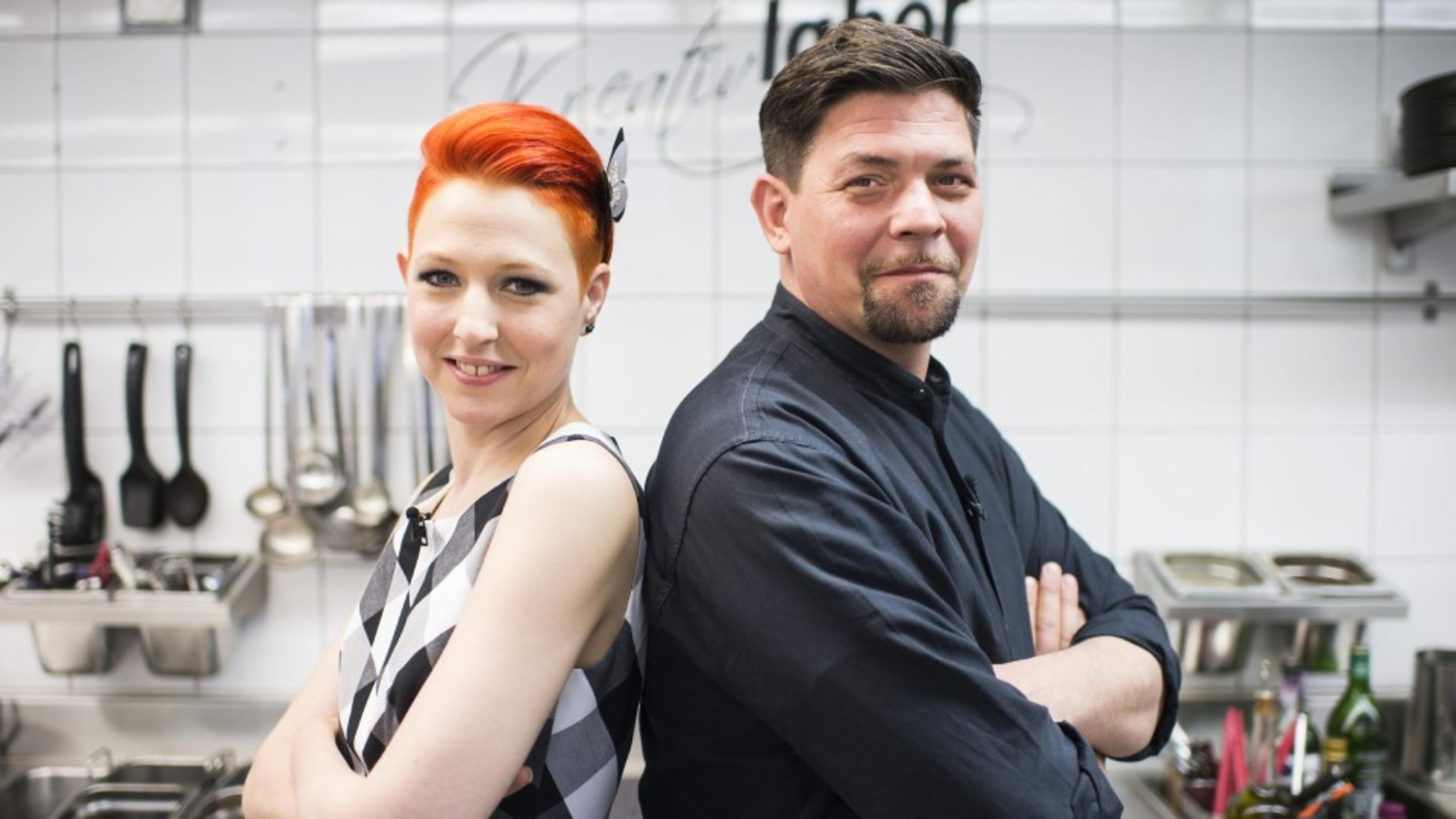 Meta Hiltebrand und Tim Mälzer messen sich bei "Kitchen Impossible" 2016. 