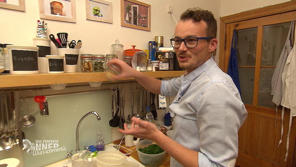 Das perfekte Dinner Bei Kandidat Daniel geht es in der Küche auf und ab
