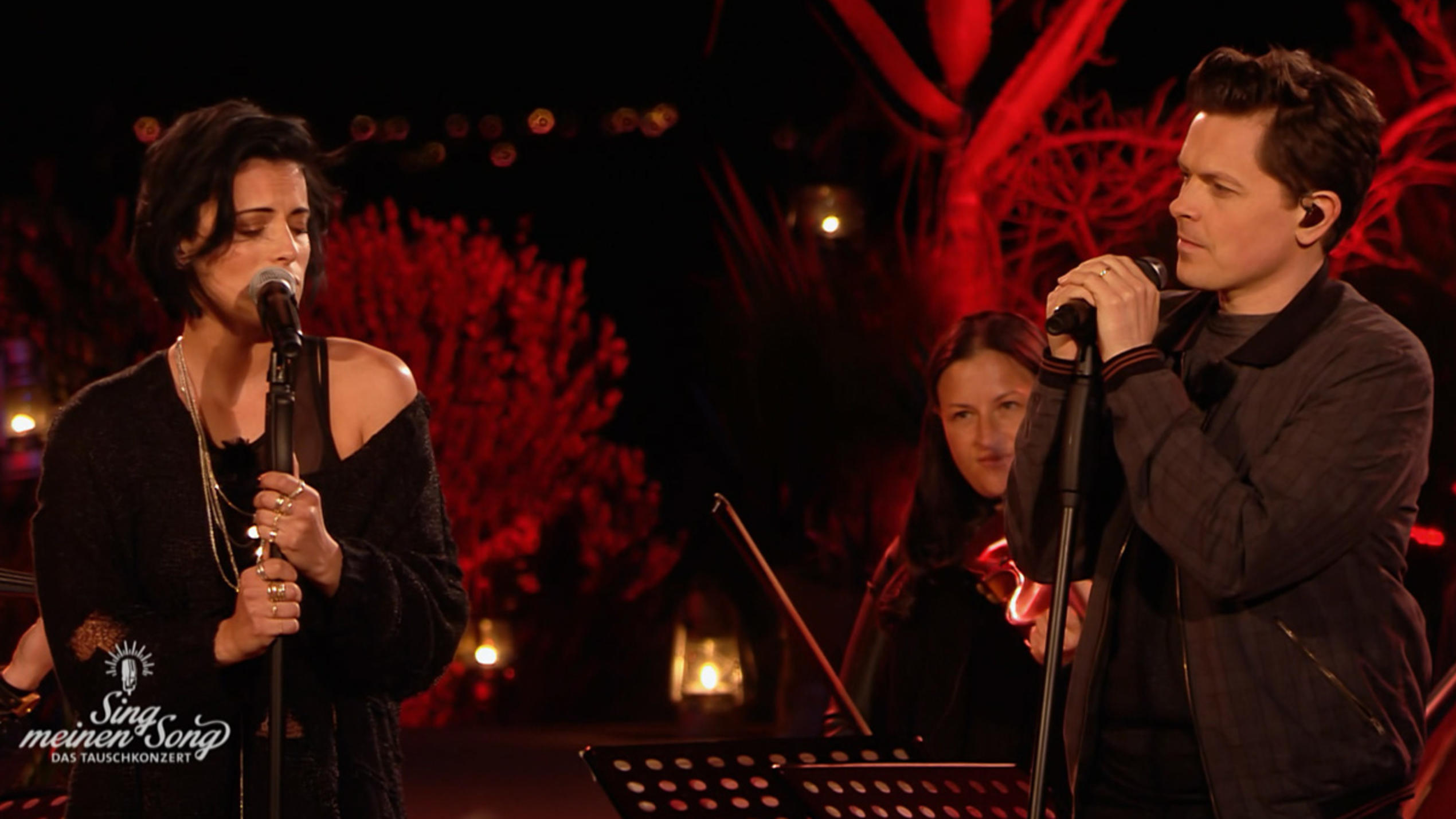 Stefanie Kloß und Michael Patrick Kelly performen "An Angel".