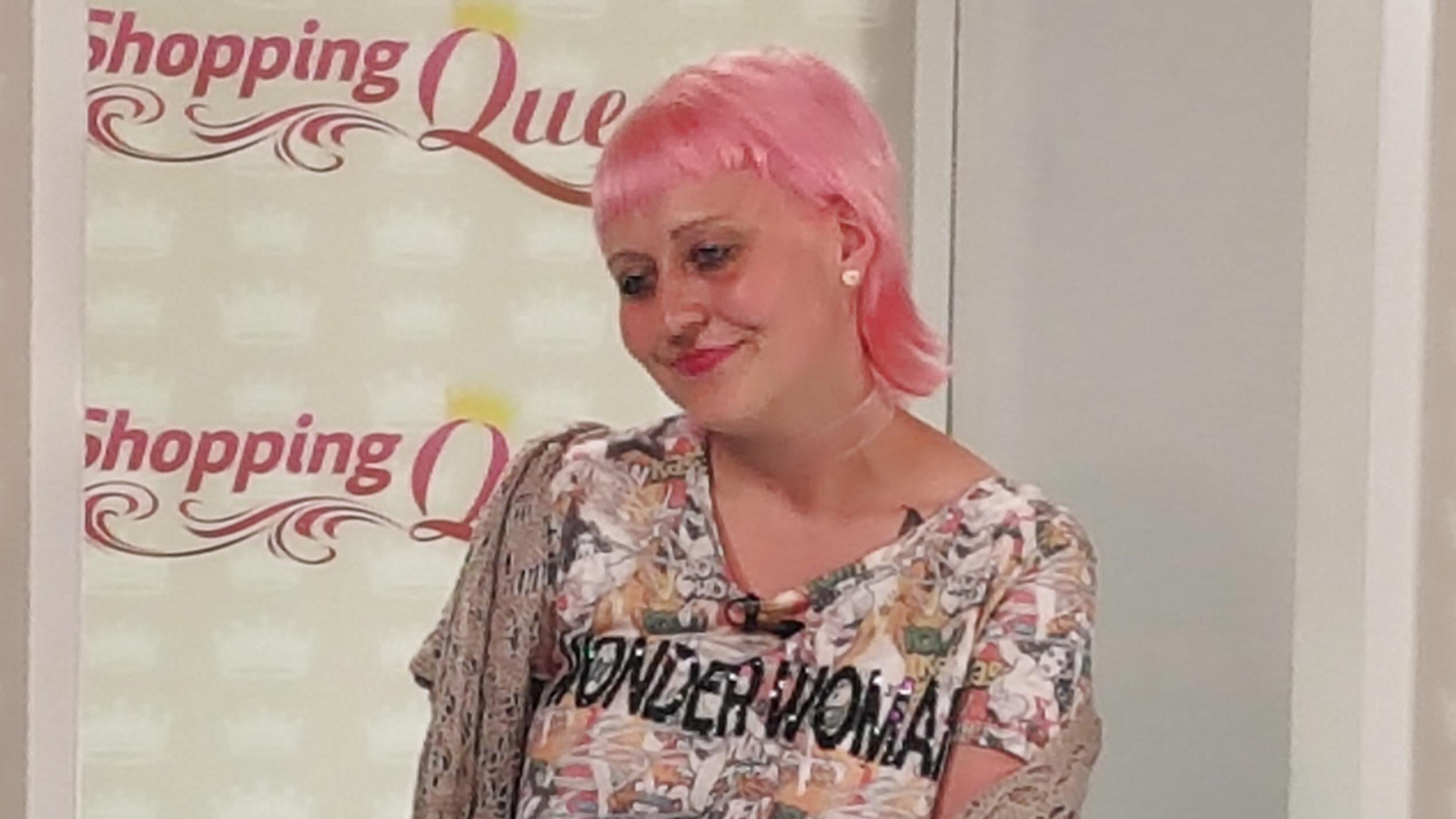 Shopping Queen: Melly hat sich die Haare einfärben lassen