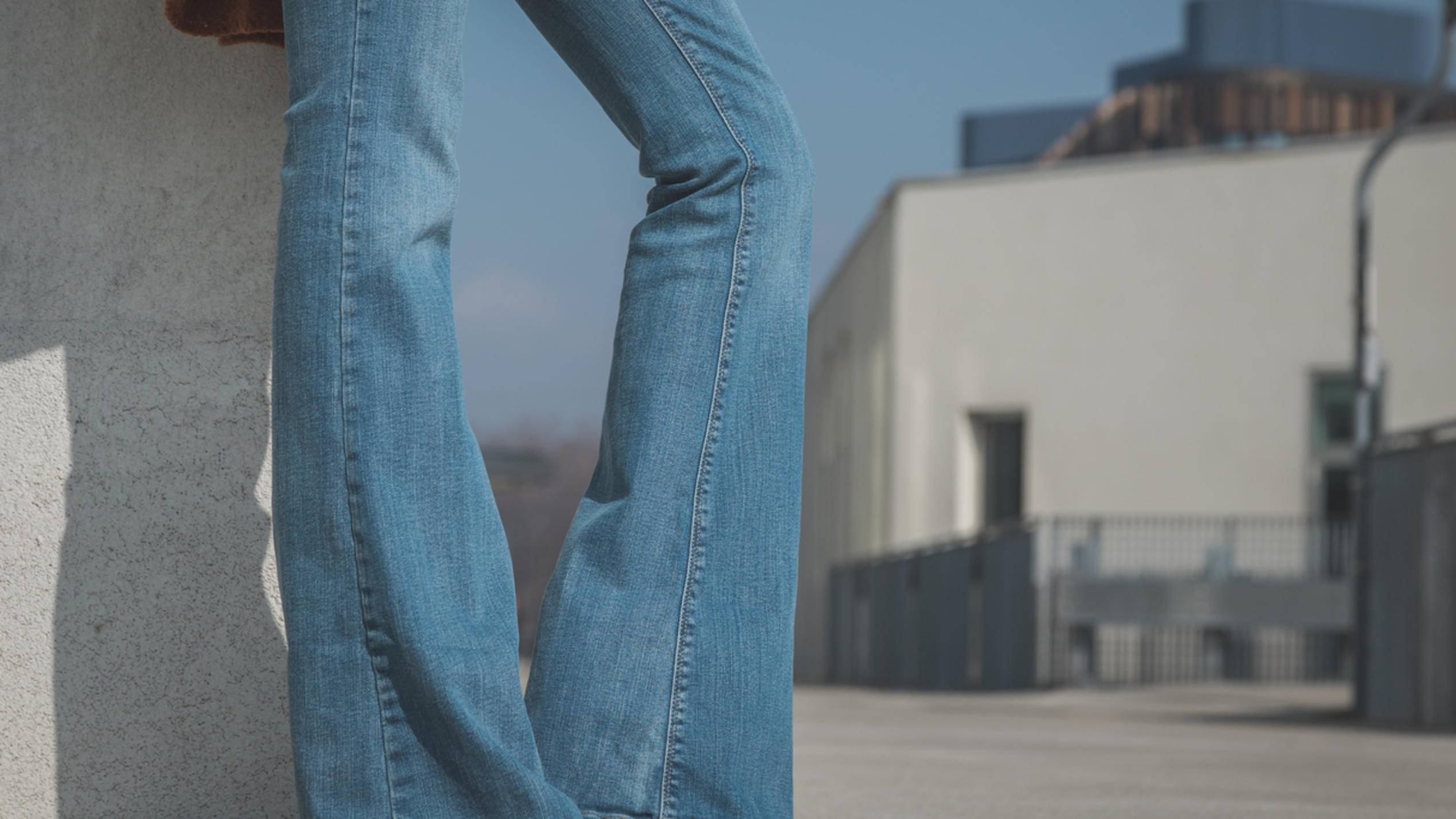 Schlaghose aus Jeans mit weit ausgestelltem Bein