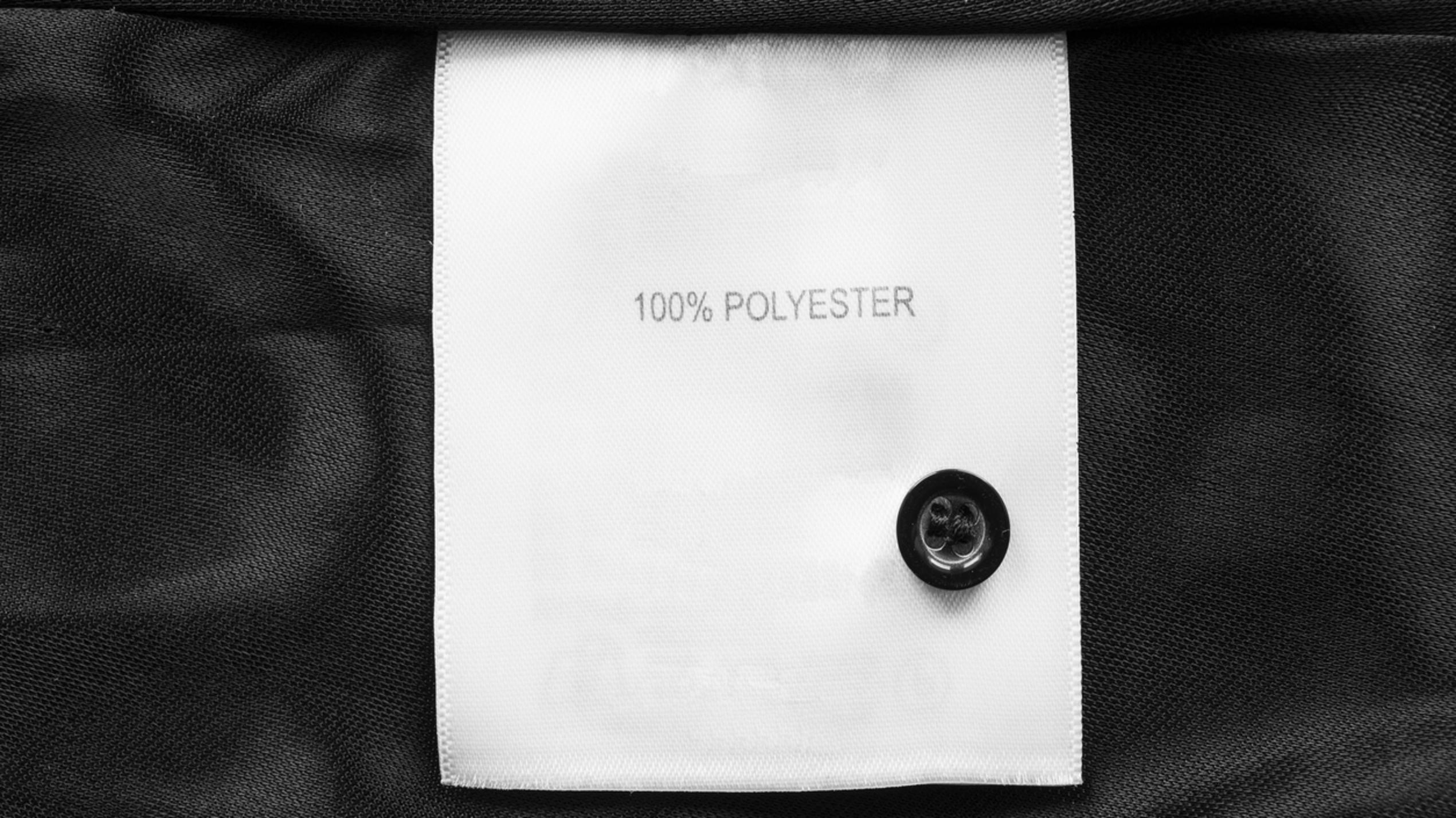 Label, das über den Anteil an Polyester innerhalb einer Textilie informiert