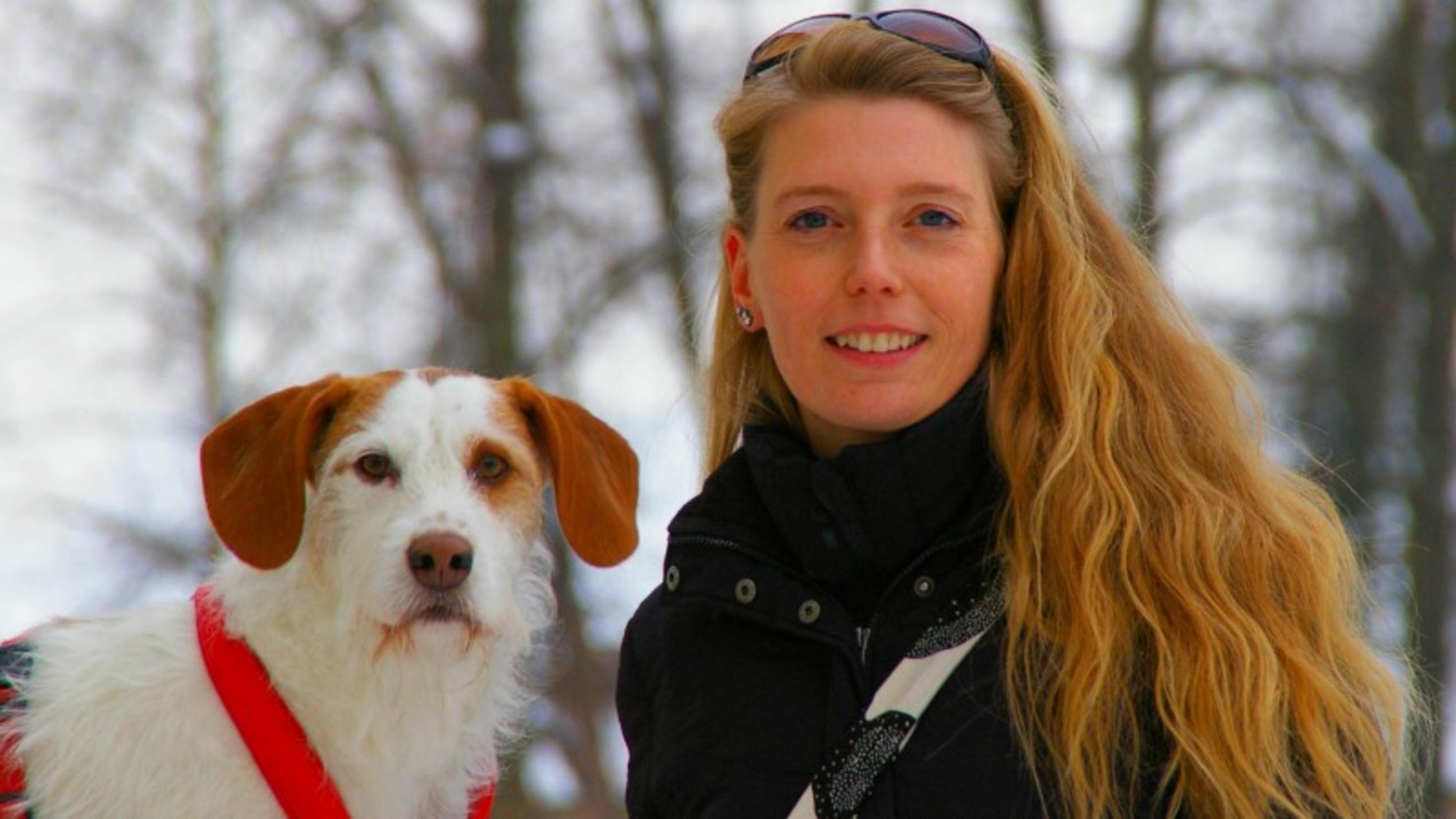 Tieranwältin Dorrit Franze mit Hund. Foto: VOX