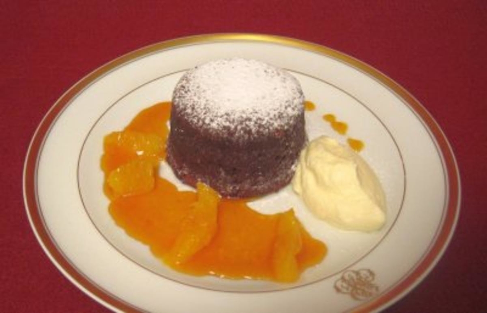 Schokoladen-Fondant mit Orangenfilets
