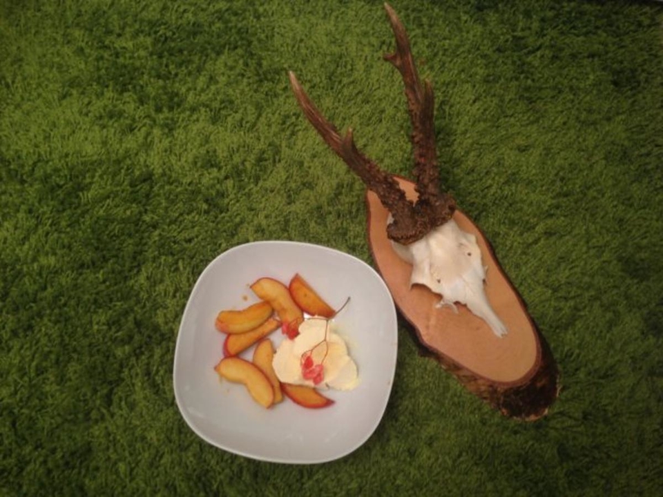 Chiliäfpel mit Vanilleeis