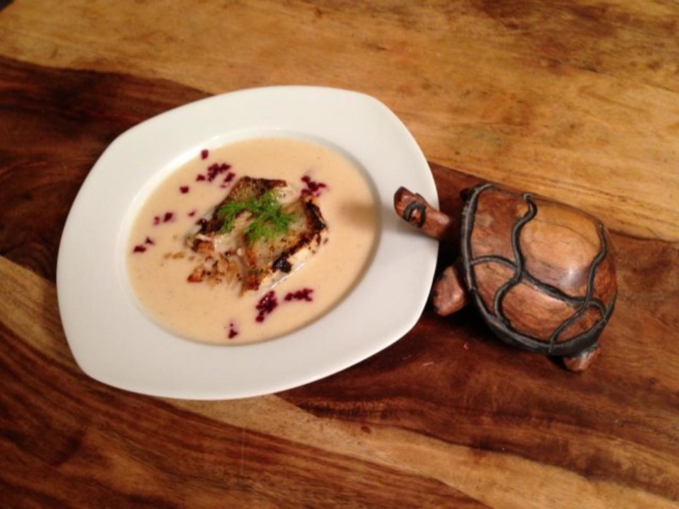 Weißwein-Suppe mit Zanderfilet