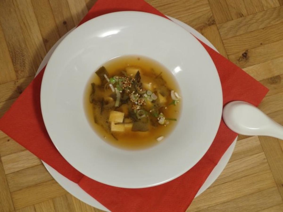 Miso Suppe mit Tofu und Seetang