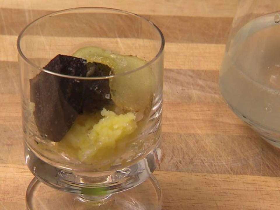 Kartoffel mit Puttes und Apfel