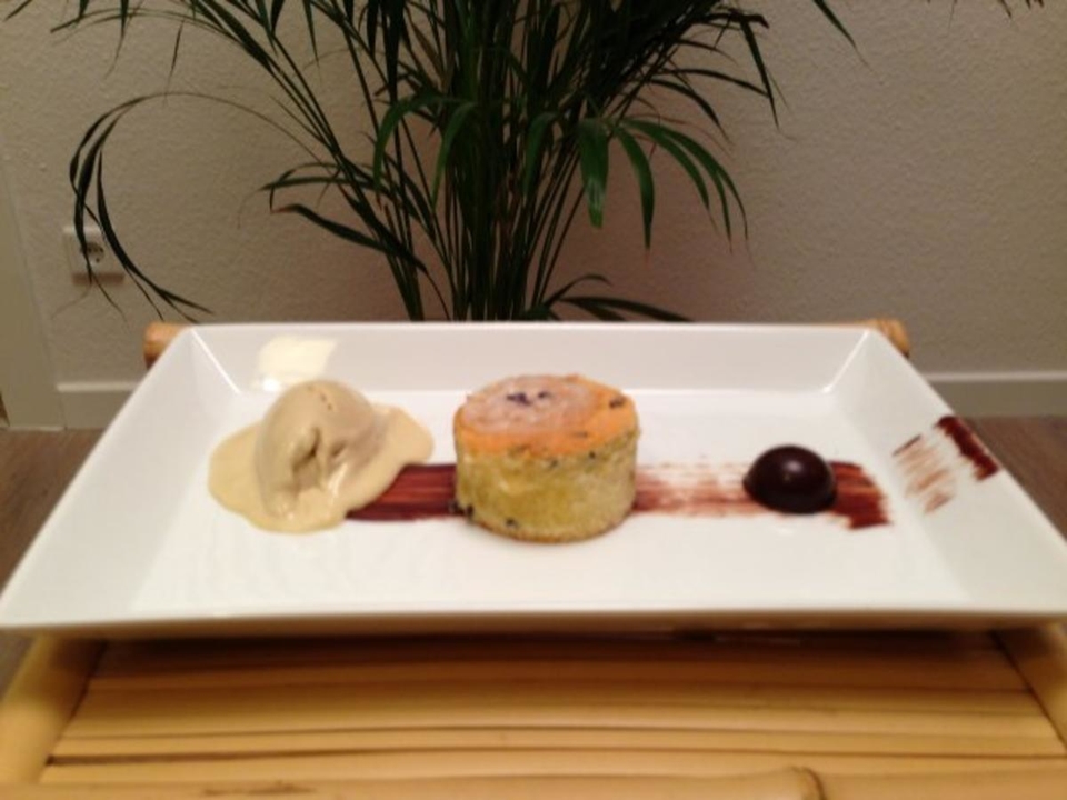 Schokoladen-Lavendel-Brownie mit Kürbiskerneis