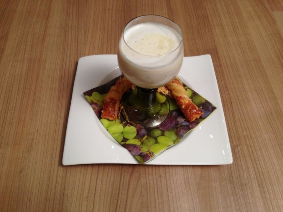 Müller-Thurgau-Suppe mit Käsestängli