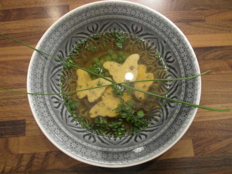 Rinderconsommé mit Morchel-Eierstich