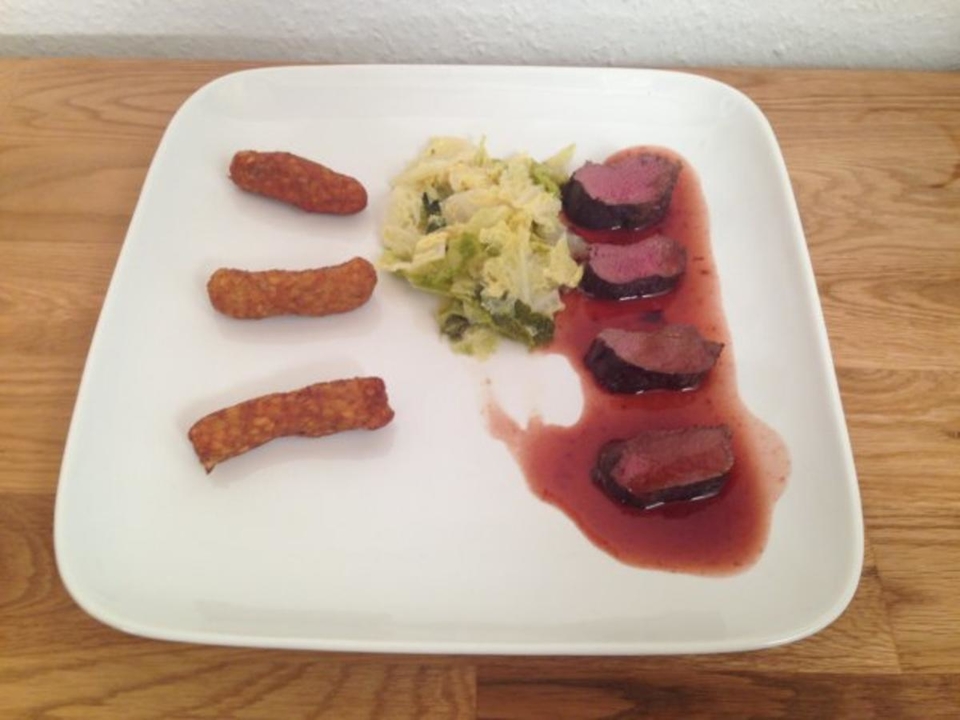 Rehrücken mit Sahnewirsing und Linsenkroketten