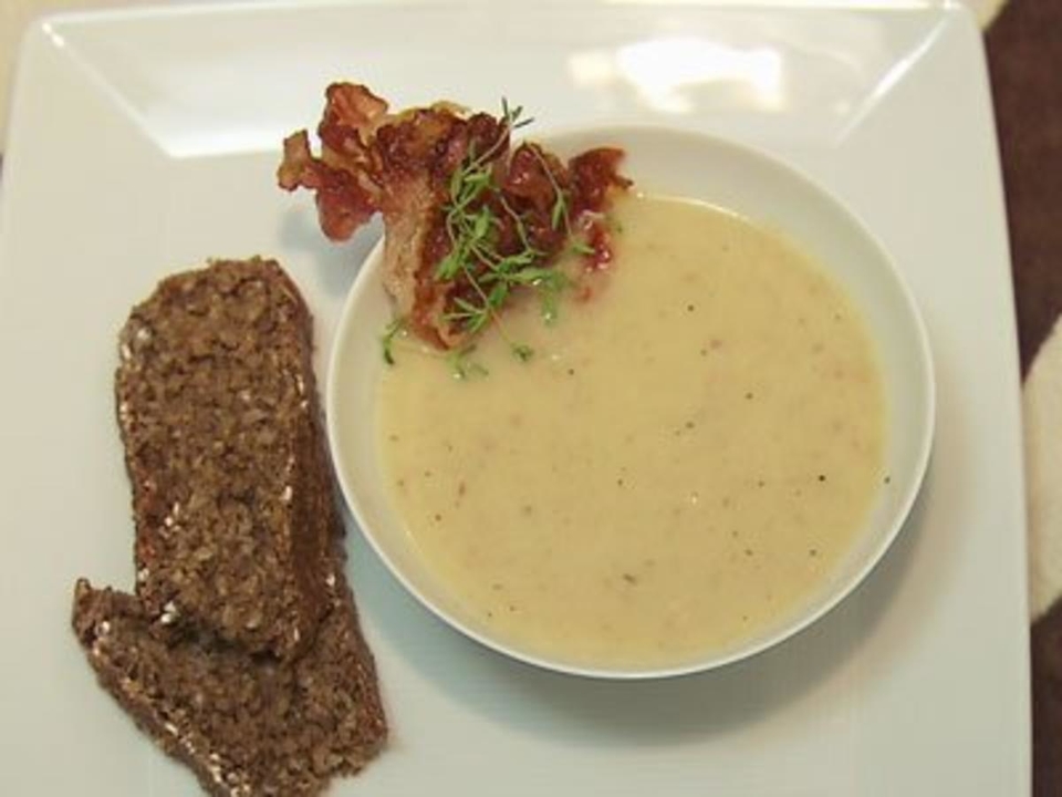 Petersilienwurzelsuppe mit krossem Pancetta (Claudia Effenberg)