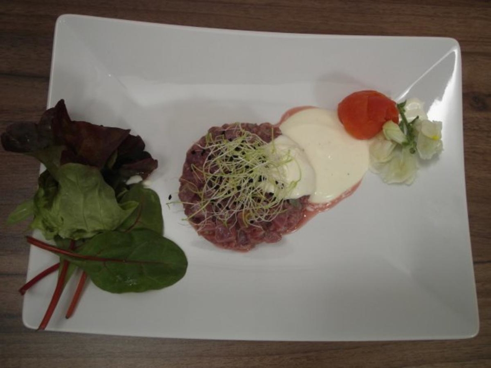 Thunfischtatar mit Limette und Salbei