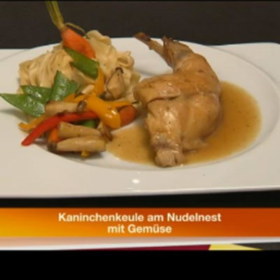 Kaninchenkeule am Nudelnest