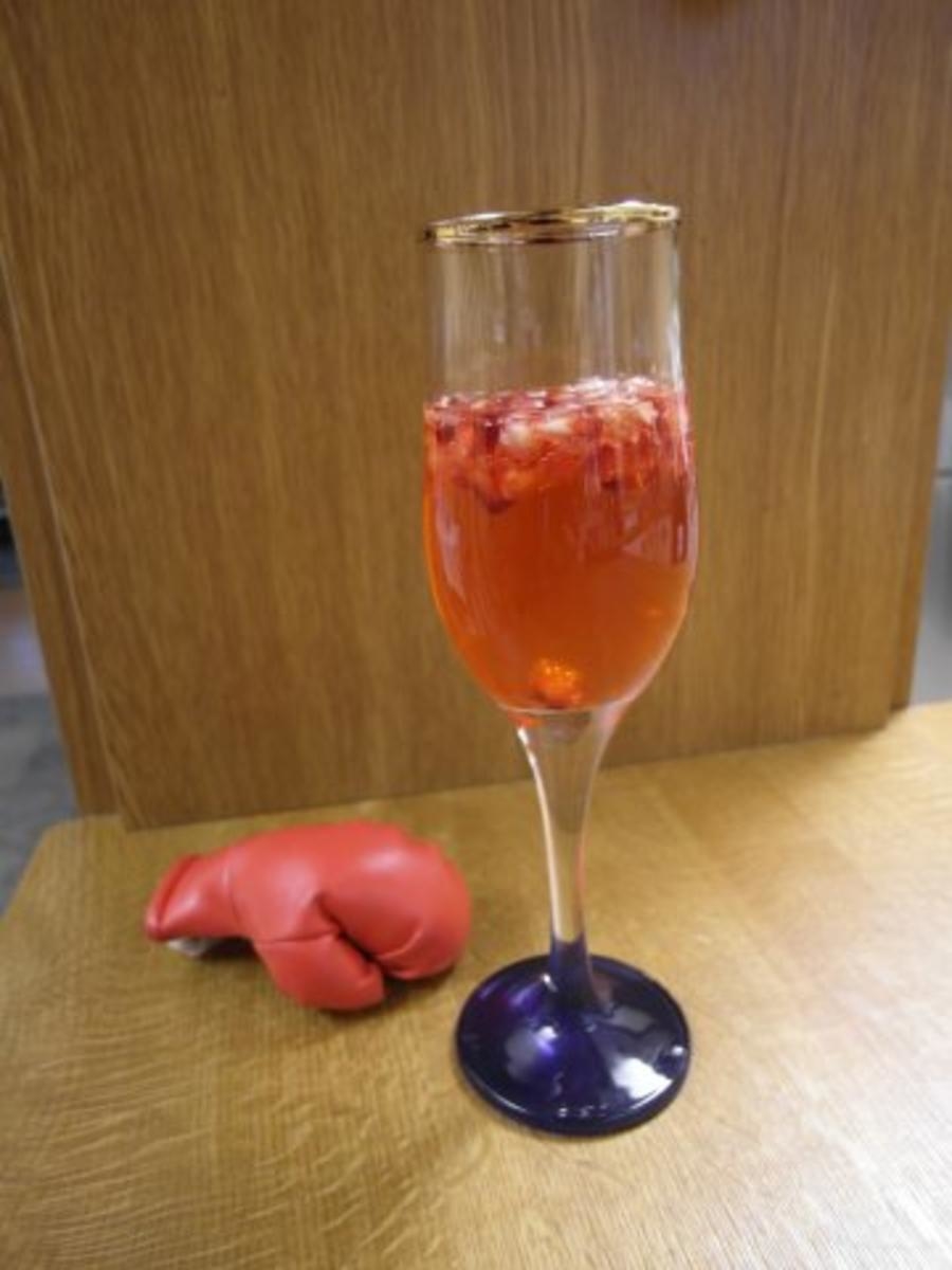 Granatapfel-Prosecco mit Minze