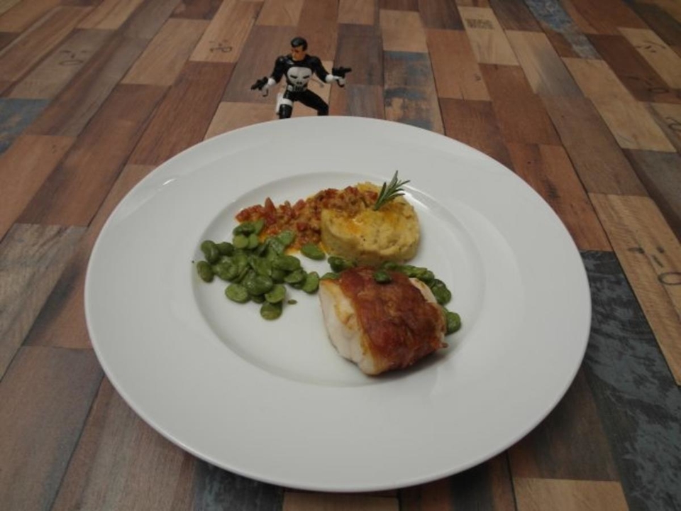 Seeteufel im Serranoschinkenmantel mit Kichererbsenpüree und Chorizobutter