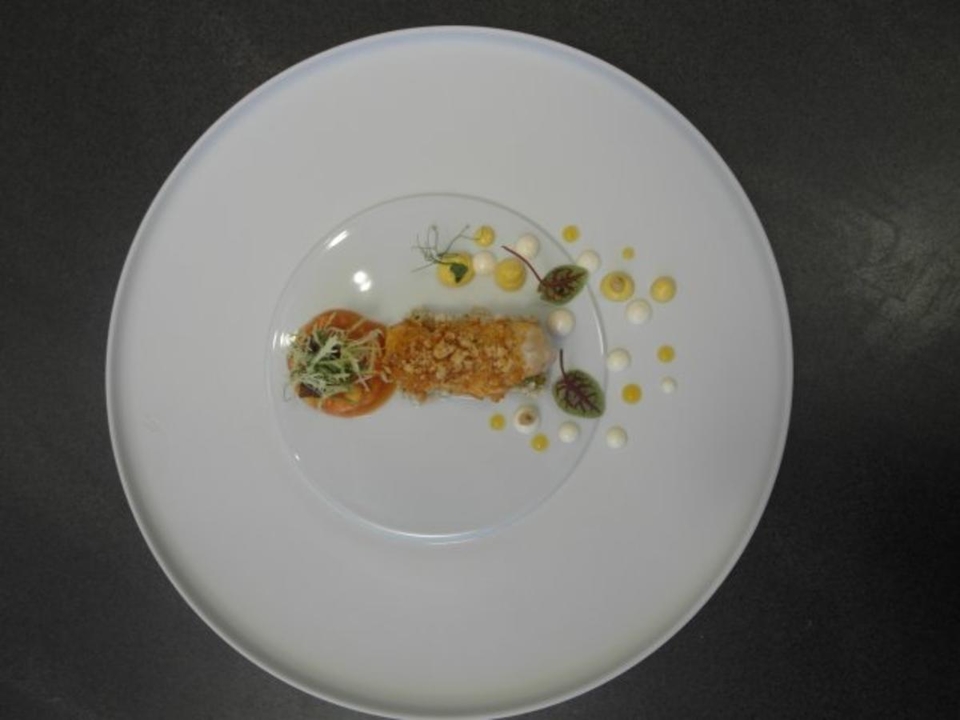 Gebratener Langostino an Blumenkohl-Couscous und Papaya Chutney