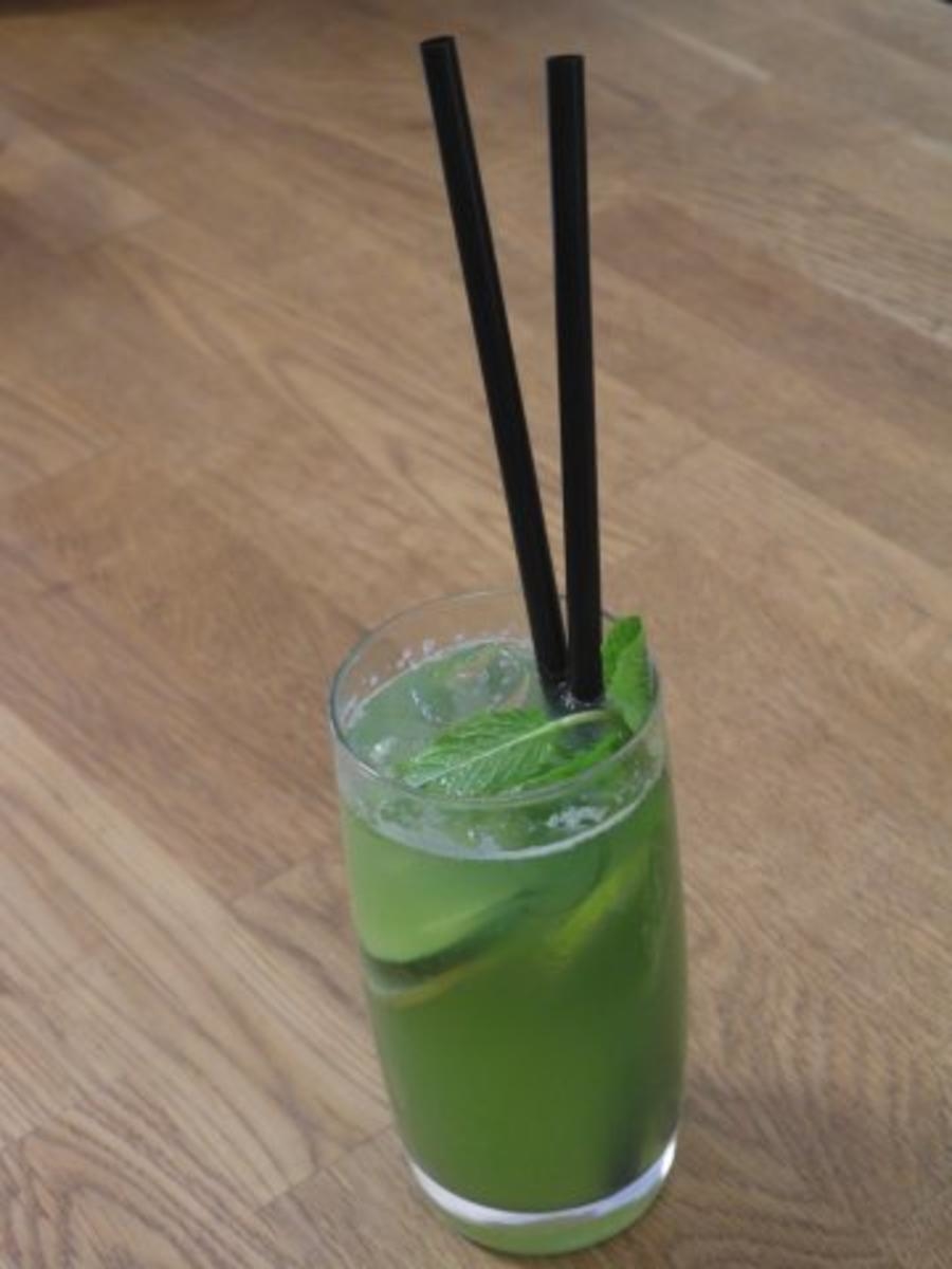 Gurken-Limonade mit Gin