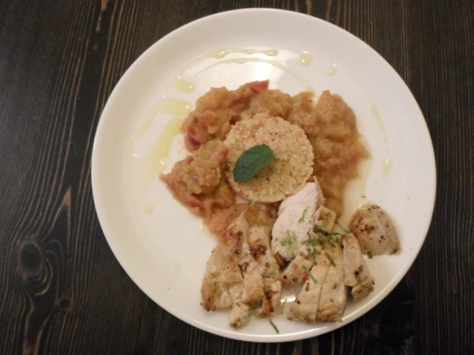 Limettenhühnchen auf Rhabarber-Chutney und Minz-Cous Cous
