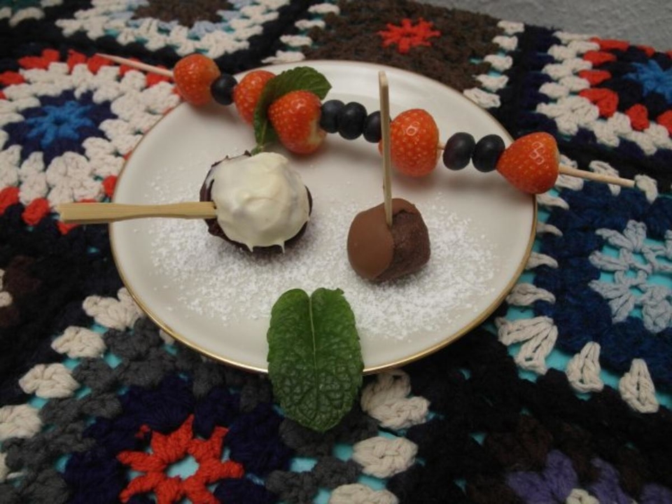Cakepops mit Obstspießen